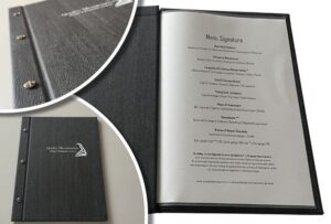 Menukaart met een zichtbare schroefsluiting